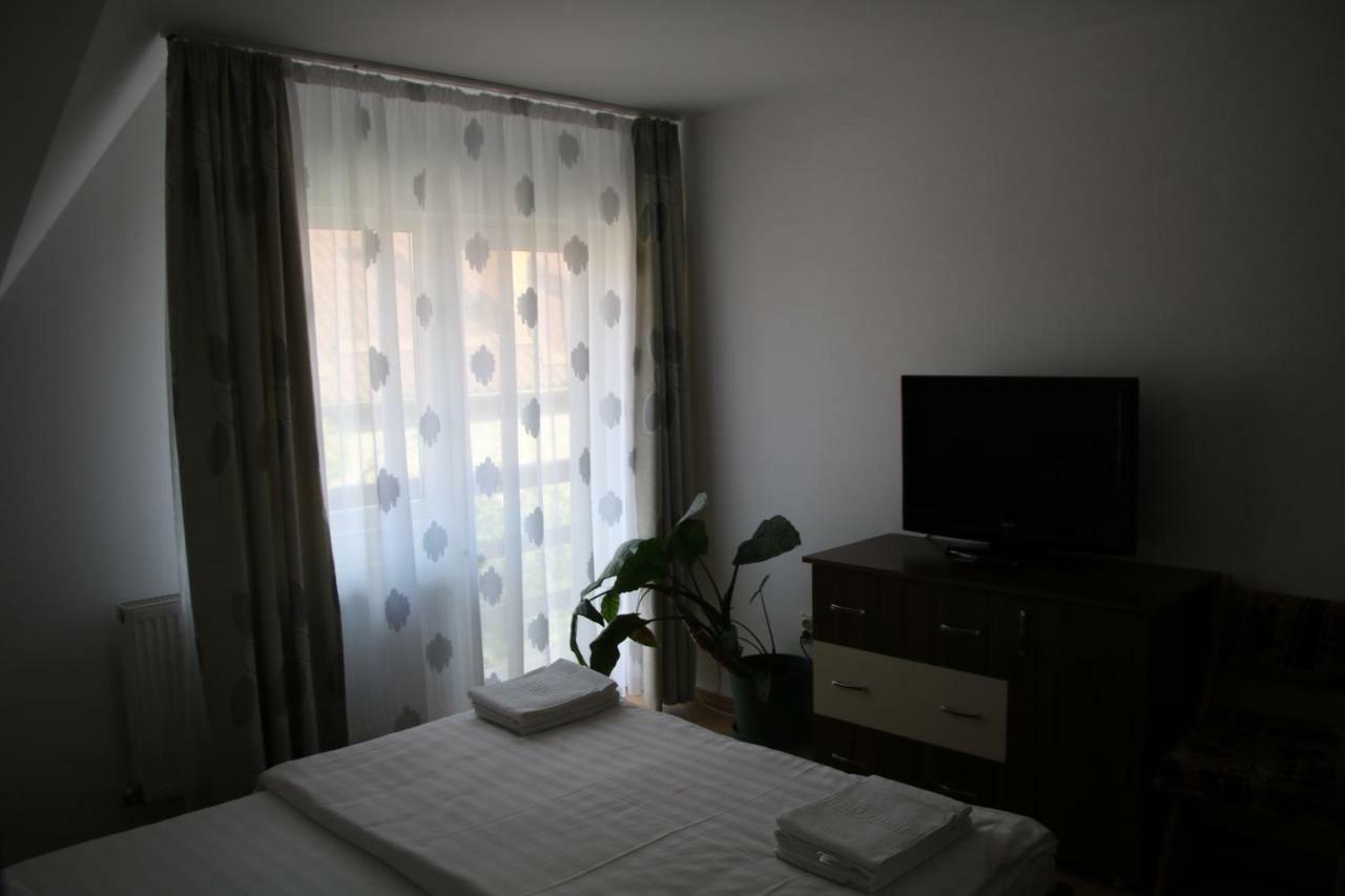 Hotel Casa Leny Tohanu Nou Esterno foto